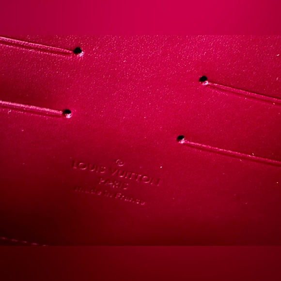 LOUIS VUITTON Vernis Rossmore MM Pomme D'Amour New AUTHENTIC Clutch Shoulder Bag - Picture 17 of 17